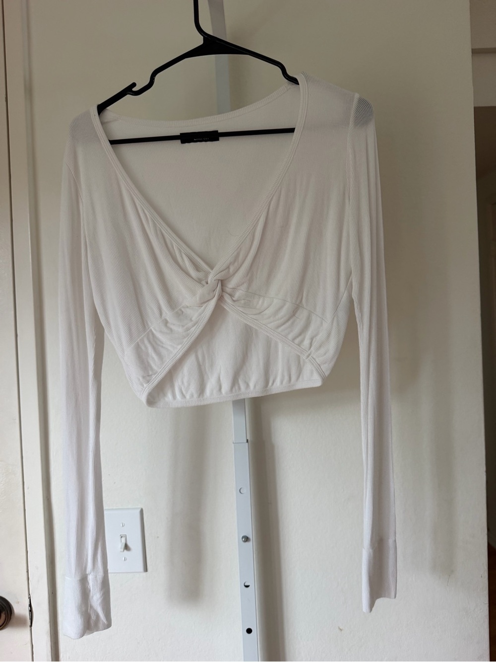 Michael Lauren White Long-Sleeve Twist-Front Crop Top